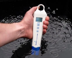 Conductivity Pen -Landscaping bluelab conductivity pen 1360x1100px5 11380.1659937847